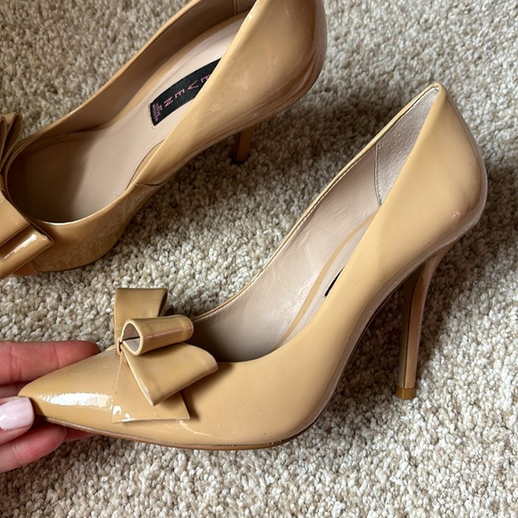 Steven by Steve Madden Bow Pump - Picture 3 of 7